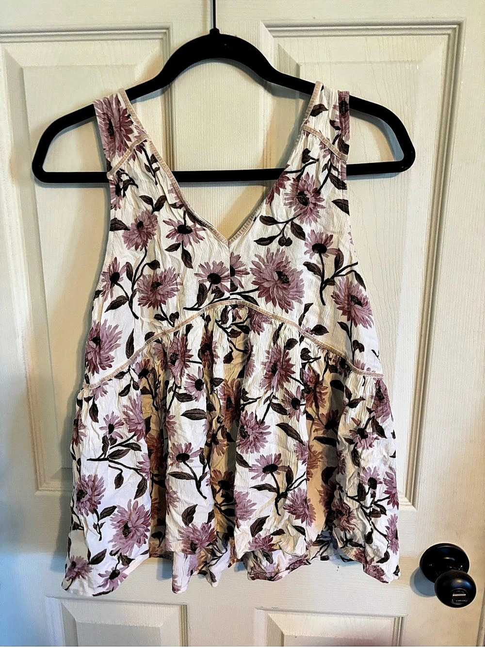 American Eagle Outfitters Floral Tank Top in Pink & White Size Medium Like New